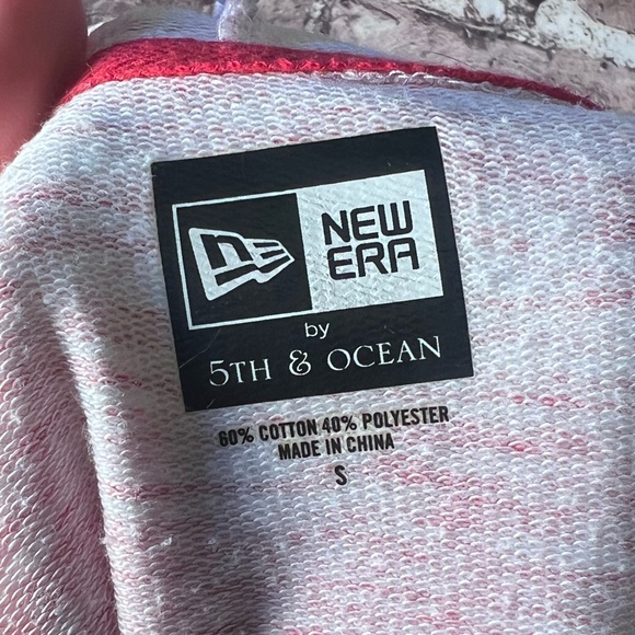 womens small - Chicago Blackhawks - zip up sweatshirt - Picture 8 of 8